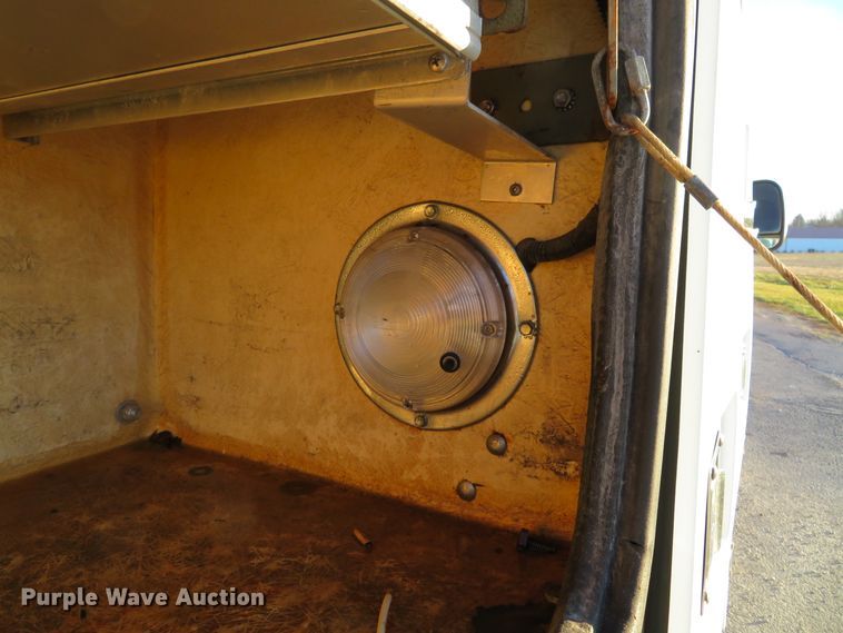 image for item DI3973 2005 Ford F450 Super Duty XL  bucket truck