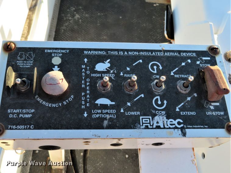 image for item DI3973 2005 Ford F450 Super Duty XL  bucket truck