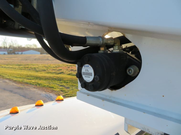 image for item DI3973 2005 Ford F450 Super Duty XL  bucket truck