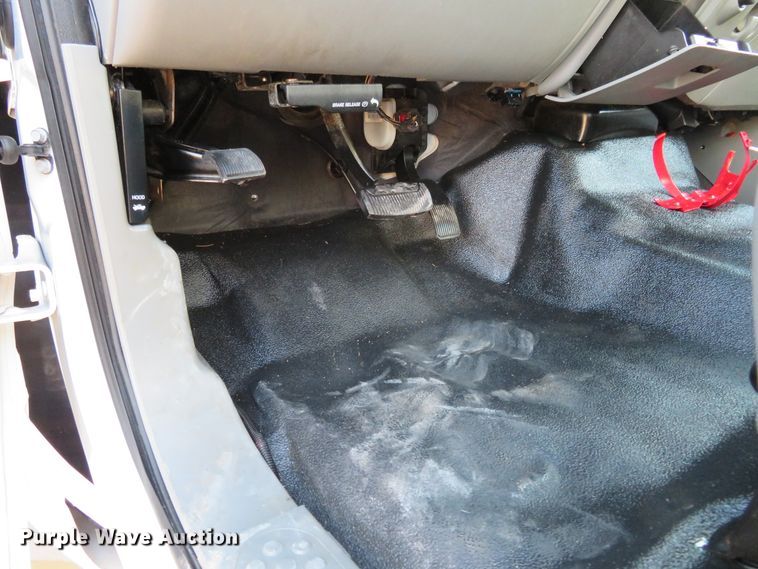 image for item DI3973 2005 Ford F450 Super Duty XL  bucket truck