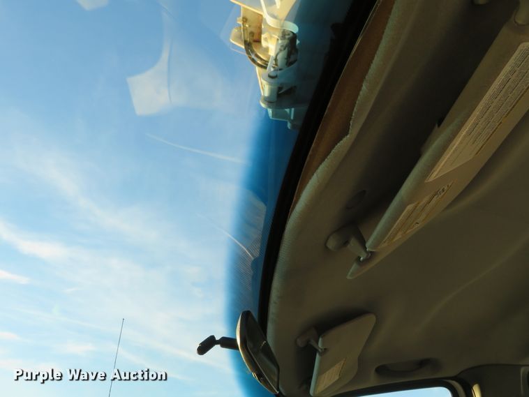 image for item DI3973 2005 Ford F450 Super Duty XL  bucket truck