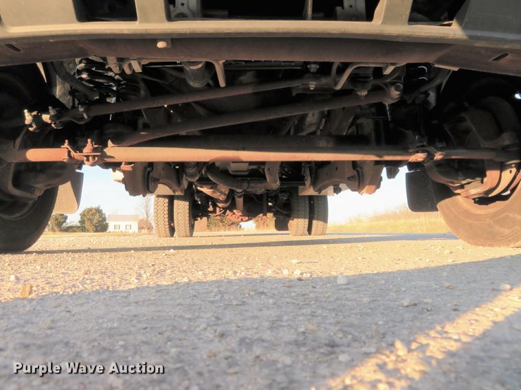 image for item DI3973 2005 Ford F450 Super Duty XL  bucket truck