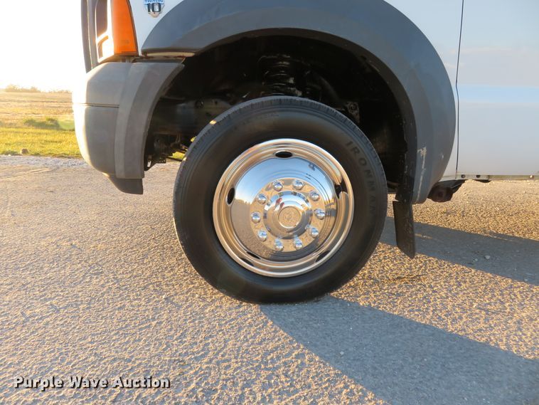 image for item DI3973 2005 Ford F450 Super Duty XL  bucket truck