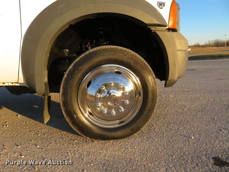 image for item DI3973 2005 Ford F450 Super Duty XL  bucket truck