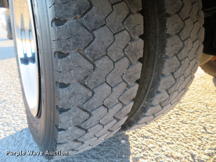 image for item DI3973 2005 Ford F450 Super Duty XL  bucket truck