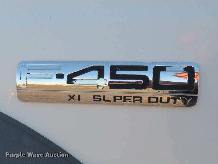 image for item DI3973 2005 Ford F450 Super Duty XL  bucket truck