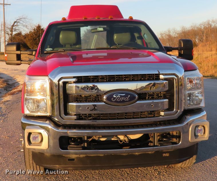 image for item DI3974 2012 Ford F350 Super Duty XLT  pickup truck cab and chassis
