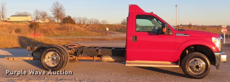 image for item DI3974 2012 Ford F350 Super Duty XLT  pickup truck cab and chassis