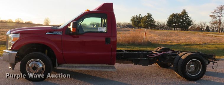 image for item DI3974 2012 Ford F350 Super Duty XLT  pickup truck cab and chassis