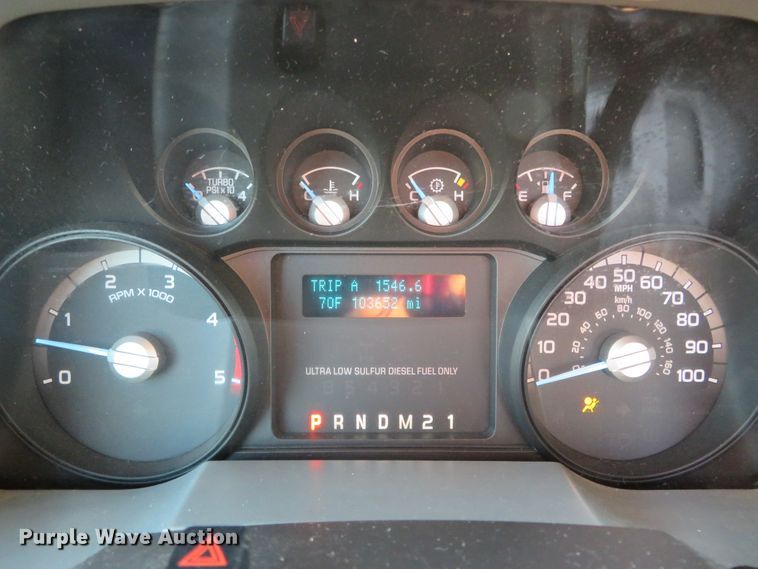 image for item DI3974 2012 Ford F350 Super Duty XLT  pickup truck cab and chassis