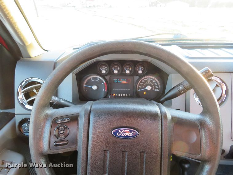 image for item DI3974 2012 Ford F350 Super Duty XLT  pickup truck cab and chassis