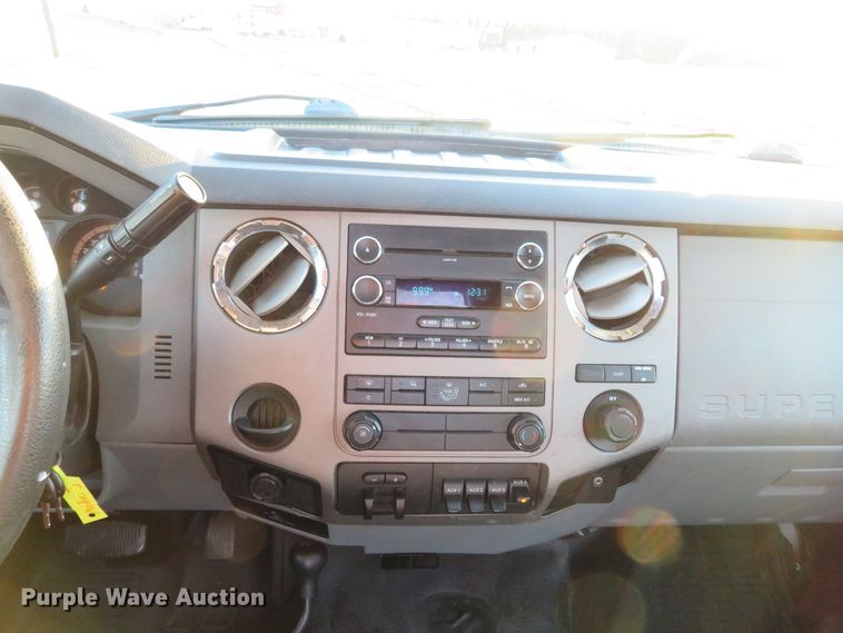 image for item DI3974 2012 Ford F350 Super Duty XLT  pickup truck cab and chassis