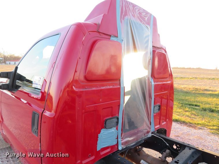 image for item DI3974 2012 Ford F350 Super Duty XLT  pickup truck cab and chassis