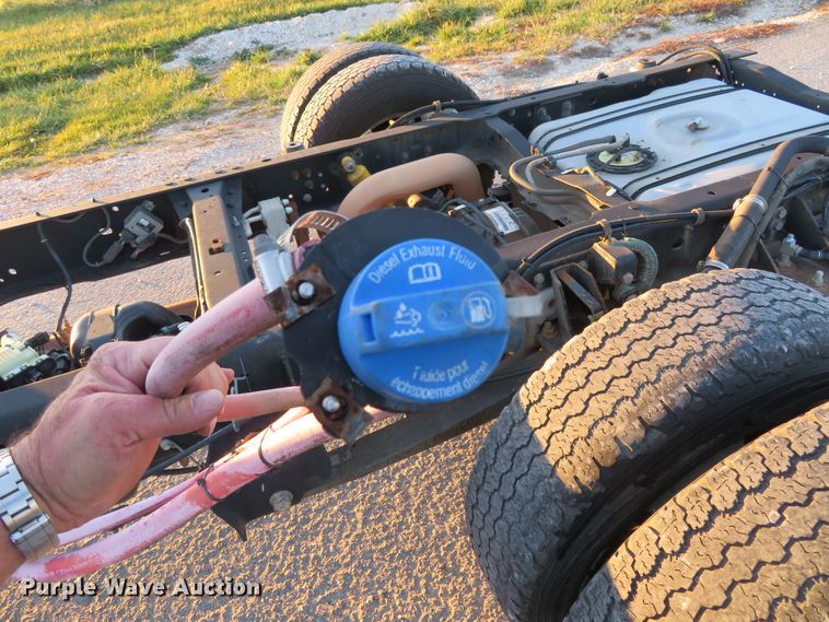 image for item DI3974 2012 Ford F350 Super Duty XLT  pickup truck cab and chassis