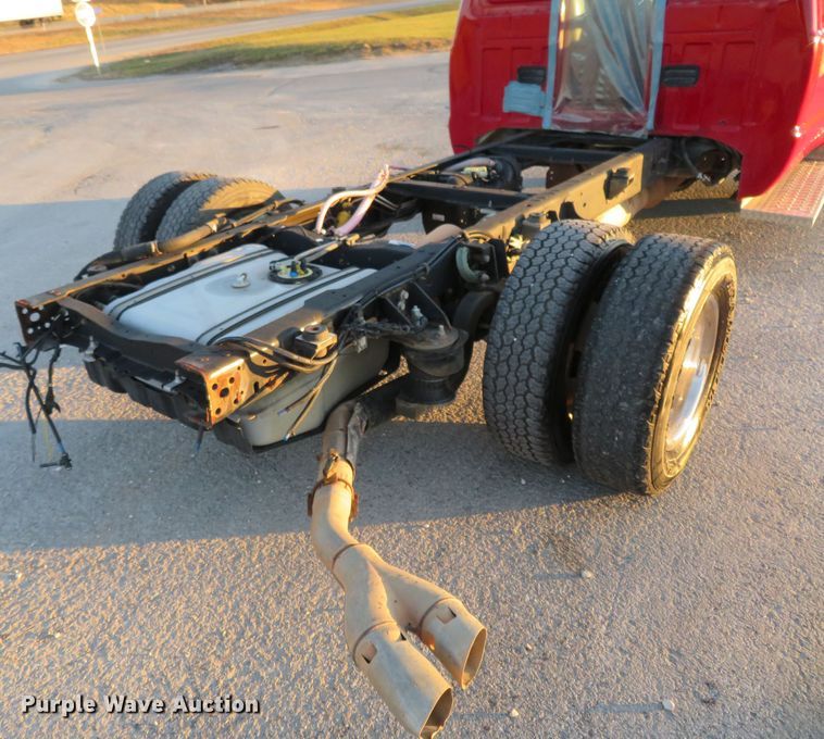 image for item DI3974 2012 Ford F350 Super Duty XLT  pickup truck cab and chassis