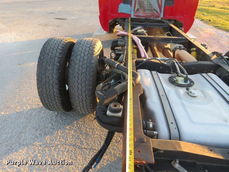 image for item DI3974 2012 Ford F350 Super Duty XLT  pickup truck cab and chassis