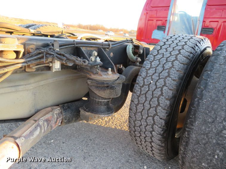 image for item DI3974 2012 Ford F350 Super Duty XLT  pickup truck cab and chassis