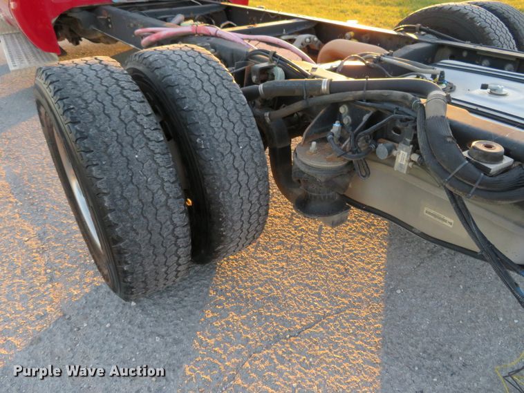 image for item DI3974 2012 Ford F350 Super Duty XLT  pickup truck cab and chassis