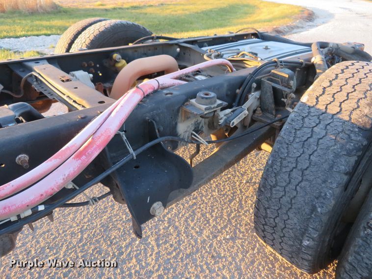 image for item DI3974 2012 Ford F350 Super Duty XLT  pickup truck cab and chassis