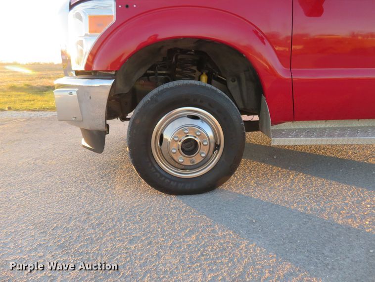 image for item DI3974 2012 Ford F350 Super Duty XLT  pickup truck cab and chassis