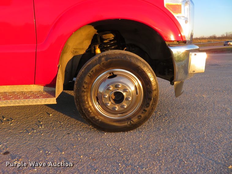 image for item DI3974 2012 Ford F350 Super Duty XLT  pickup truck cab and chassis