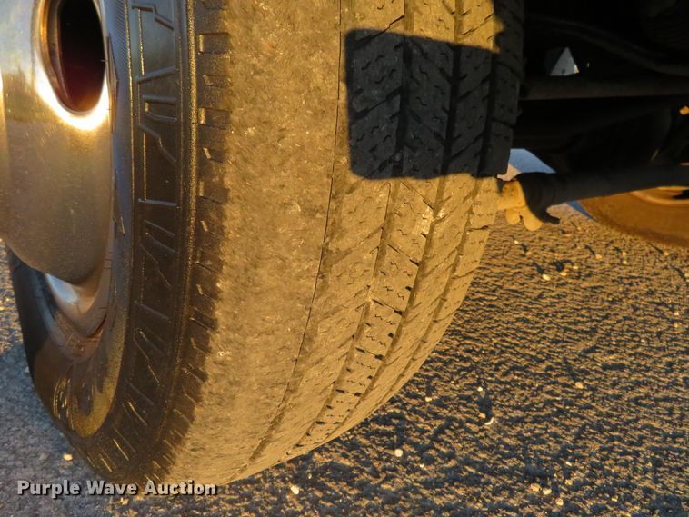 image for item DI3974 2012 Ford F350 Super Duty XLT  pickup truck cab and chassis