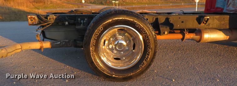 image for item DI3974 2012 Ford F350 Super Duty XLT  pickup truck cab and chassis