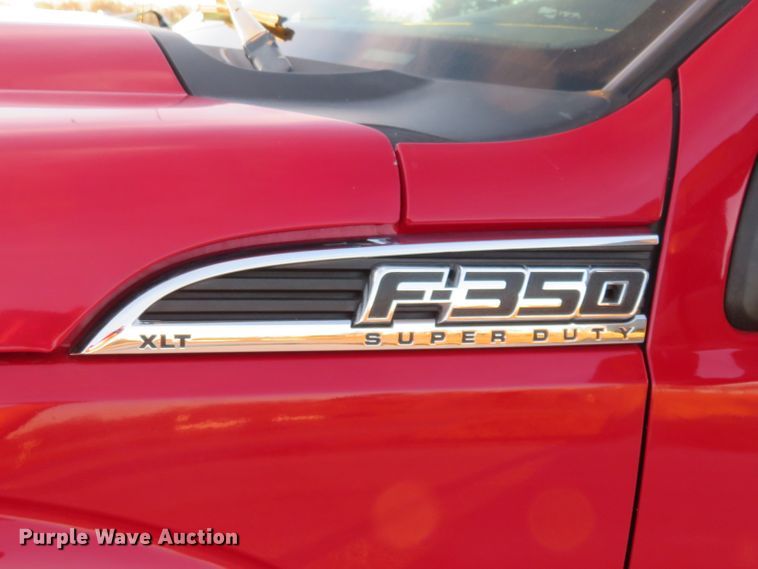 image for item DI3974 2012 Ford F350 Super Duty XLT  pickup truck cab and chassis