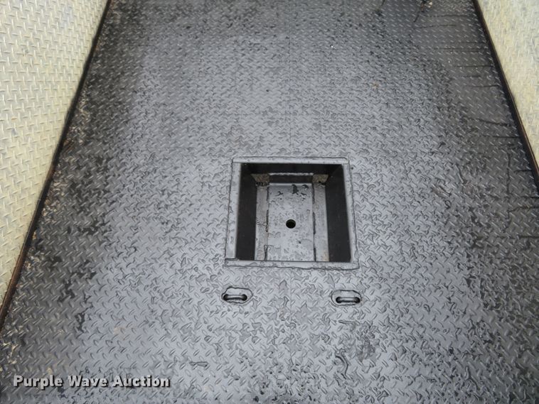 image for item DI3978 2012 Dodge Ram 5500HD  Crew Cab flatbed truck