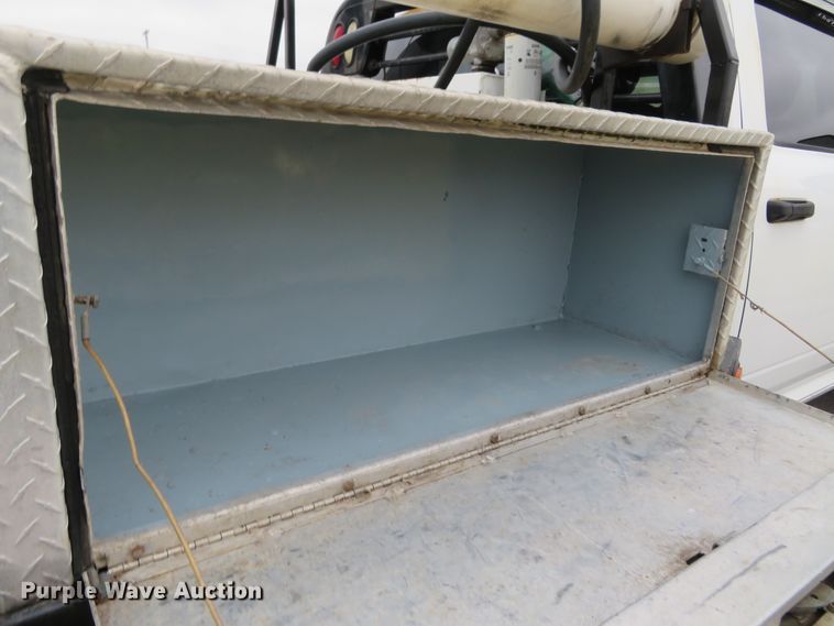 image for item DI3978 2012 Dodge Ram 5500HD  Crew Cab flatbed truck