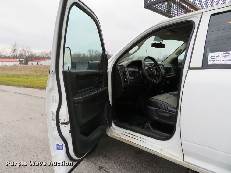 image for item DI3978 2012 Dodge Ram 5500HD  Crew Cab flatbed truck