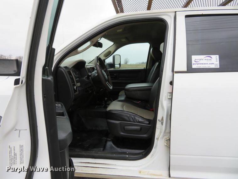 image for item DI3978 2012 Dodge Ram 5500HD  Crew Cab flatbed truck