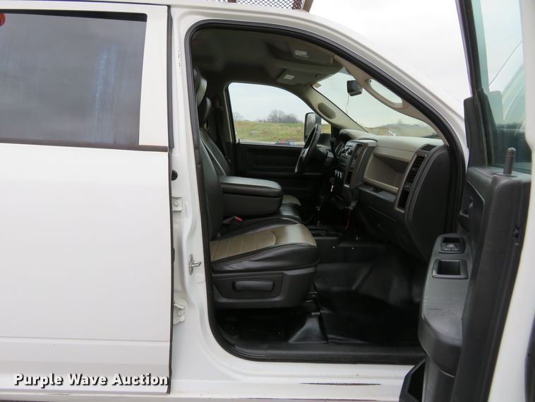 image for item DI3978 2012 Dodge Ram 5500HD  Crew Cab flatbed truck