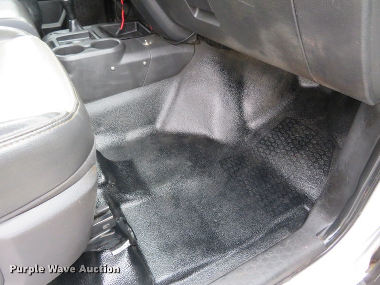 image for item DI3978 2012 Dodge Ram 5500HD  Crew Cab flatbed truck