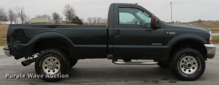 image for item DI3979 2004 Ford F350 Super Duty XLT  pickup truck