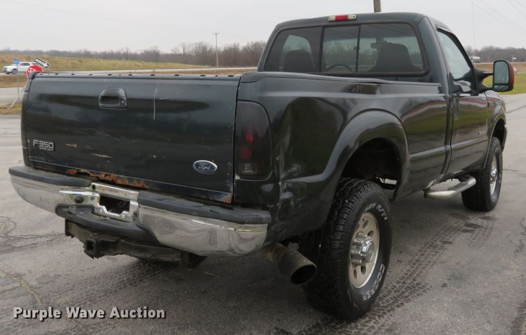 image for item DI3979 2004 Ford F350 Super Duty XLT  pickup truck