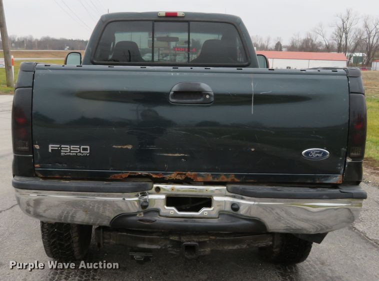 image for item DI3979 2004 Ford F350 Super Duty XLT  pickup truck