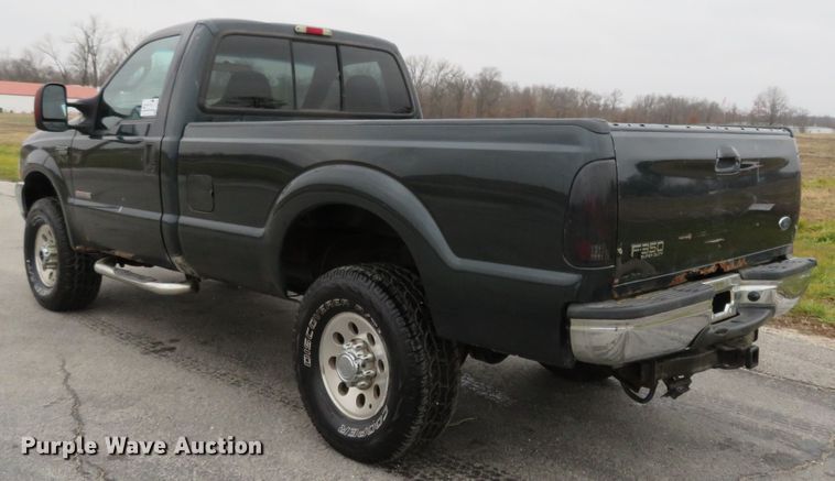 image for item DI3979 2004 Ford F350 Super Duty XLT  pickup truck