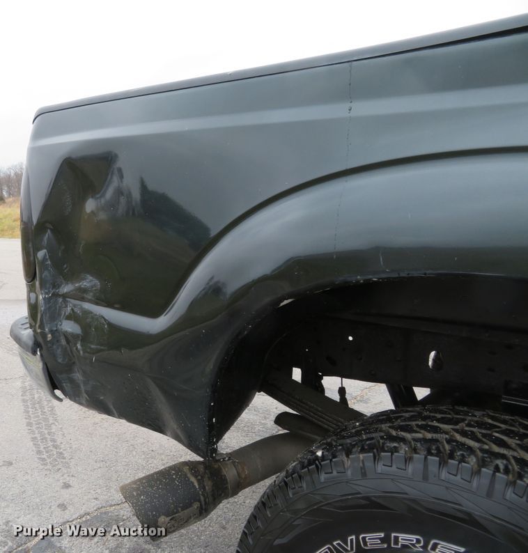 image for item DI3979 2004 Ford F350 Super Duty XLT  pickup truck