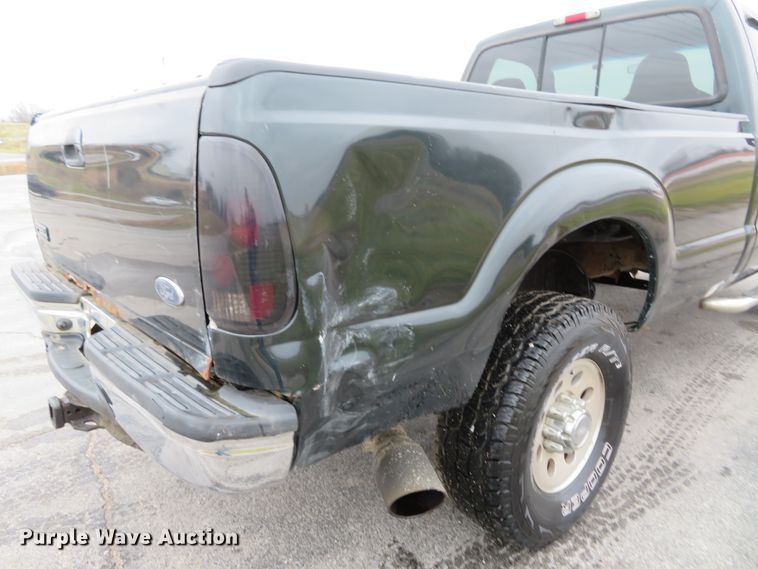 image for item DI3979 2004 Ford F350 Super Duty XLT  pickup truck