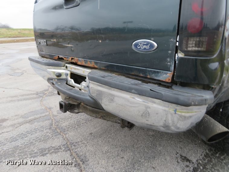 image for item DI3979 2004 Ford F350 Super Duty XLT  pickup truck