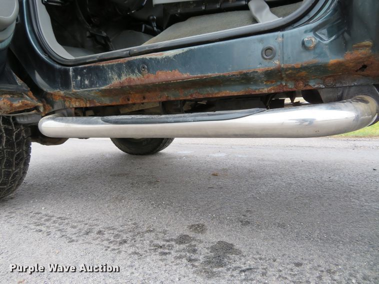 image for item DI3979 2004 Ford F350 Super Duty XLT  pickup truck