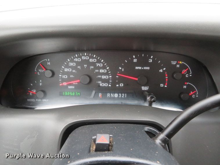 image for item DI3979 2004 Ford F350 Super Duty XLT  pickup truck