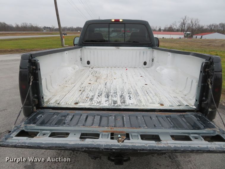 image for item DI3979 2004 Ford F350 Super Duty XLT  pickup truck