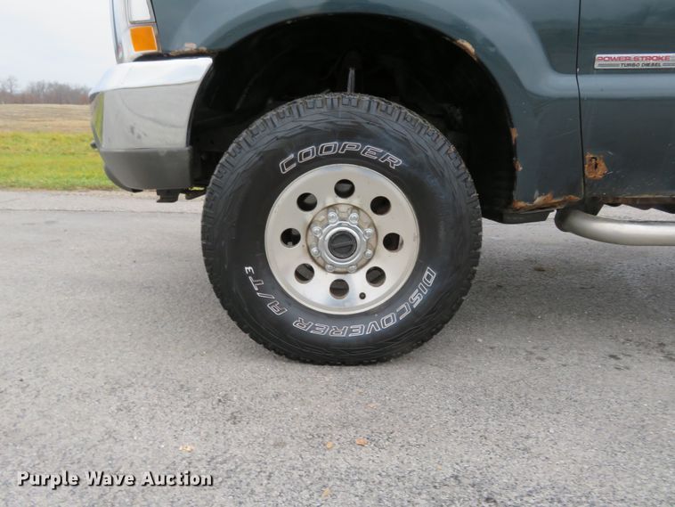 image for item DI3979 2004 Ford F350 Super Duty XLT  pickup truck