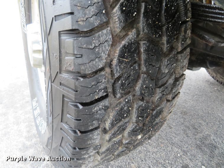 image for item DI3979 2004 Ford F350 Super Duty XLT  pickup truck