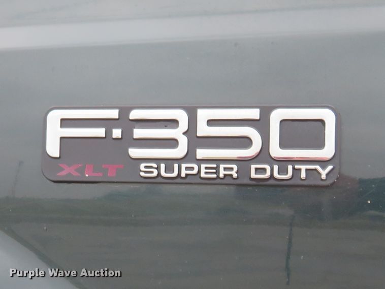 image for item DI3979 2004 Ford F350 Super Duty XLT  pickup truck