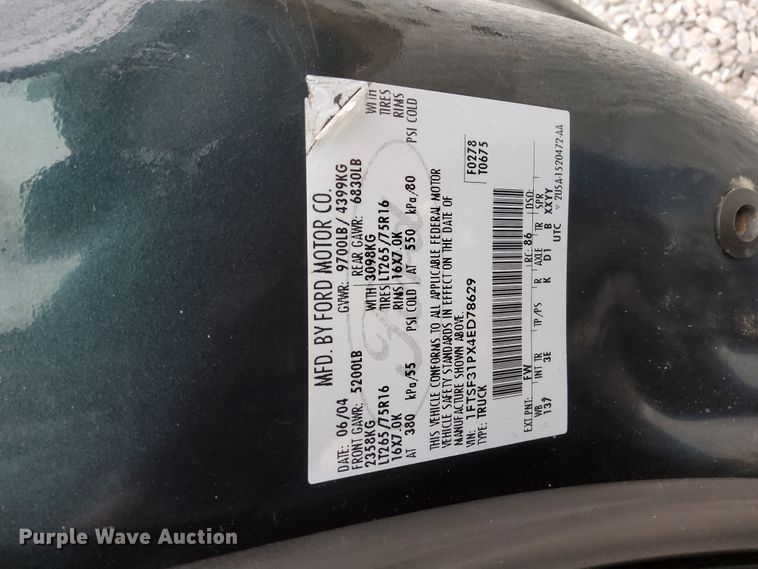 image for item DI3979 2004 Ford F350 Super Duty XLT  pickup truck