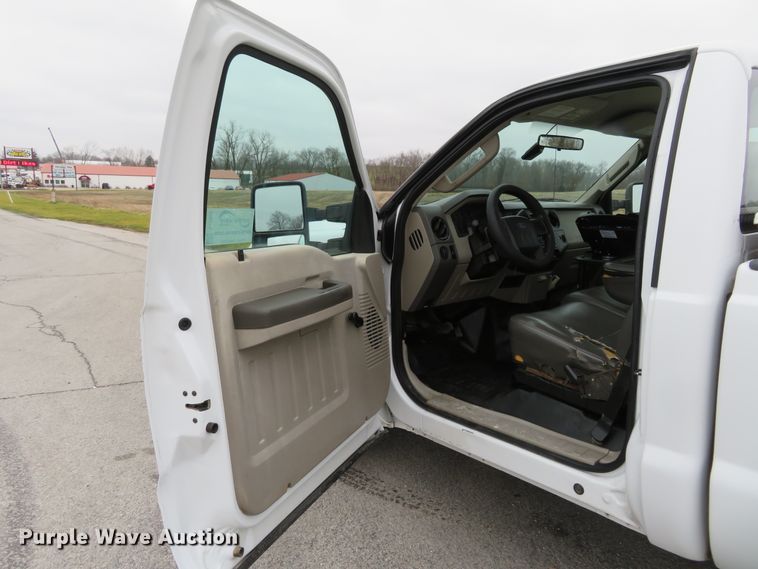 image for item DI3980 2010 Ford F250 Super Duty XL  pickup truck