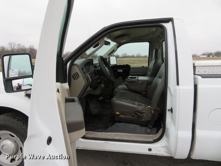 image for item DI3980 2010 Ford F250 Super Duty XL  pickup truck